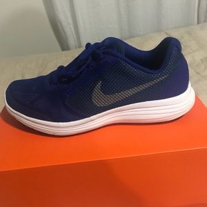 Nike Revolution 3